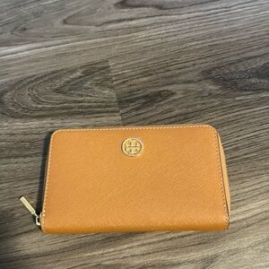 Tory Burch wallet